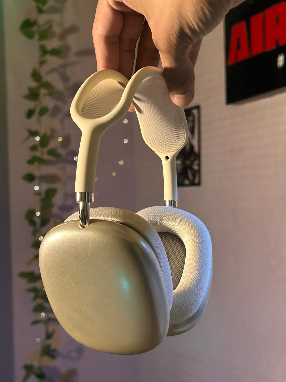 Airpods MAX —Apple Nearest Headphones !